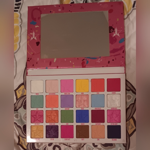 Jeffree star eyeshadow pallete - Picture 3 of 4